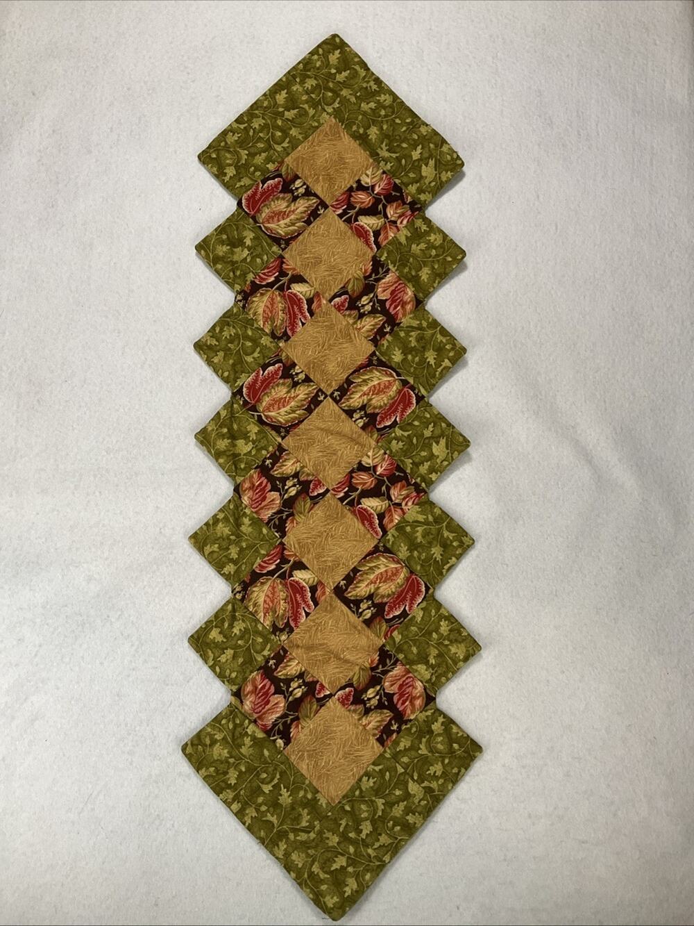 Handcrafted Machine Quilted REVERSIBLE TABLE RUNNER Fall Autumn Winter Pinecone
